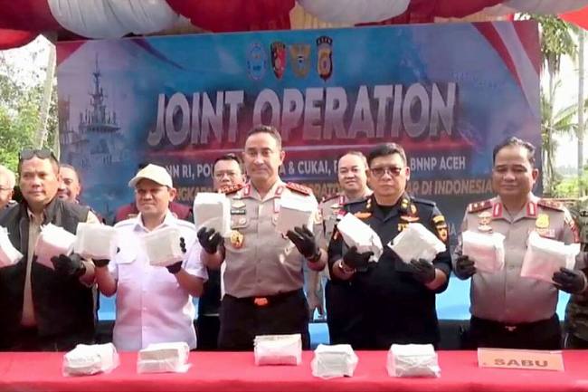 Kapolri sekaligus Kepala BNN RI Jenderal Pol Suyudi Ario Seto (ketiga kanan). (Foto: HO-BNN RI)