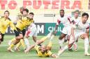 
Laga Barito Putera vs Persis Solo yang berakhir dengan skor 2-1. (ig @psbaritoputeraofficial)