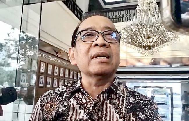 Ketua Dewan Pertimbangan Presiden (Wantimpres) Pratikno menjawab pertanyaan wartawan seusai memimpin rapat pleno perdana Wantimpres di Gedung Utama Kementerian Sekretariat Negara, Jakarta, Kamis (8/10/2026). (Foto: Istimewa)