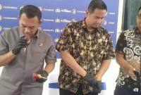 Direktur Reskrimsus Polda Kalsel Kombes Pol Sigit Haryono, SIK, SH, MH (kiri) saat dalam konferensi pers, Jumat (2/10/2026). SuarIndonesia/ZI)
