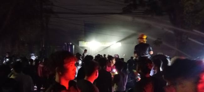 Kebakaran) di Komplek Pamen Polri Belitung Laut Banjarmasin Barat, Minggu  (4/10/2026) dinihari, sekitar pukul 02.35 WITA, gegerkan warga. (SuarIndonesia/DO)
