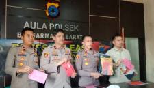 Kapolresta Banjarmasin, Kombes Polisi Riza Muttaqin SIK MH didampingi Kapolsek Banjarmasin Barat, Kompol Chaidir SIk, Kasat Reskrim, Kompol Eru Alsepa, SIK, MH, Kamis (8/10/2026) (SuarIndonesia/DO)