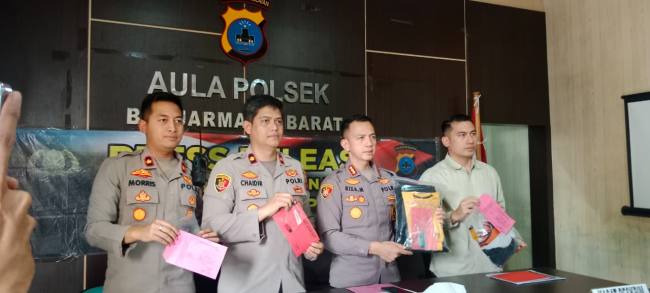 Kapolresta Banjarmasin, Kombes Polisi Riza Muttaqin SIK MH didampingi Kapolsek Banjarmasin Barat, Kompol Chaidir SIk, Kasat Reskrim, Kompol Eru Alsepa, SIK, MH, Kamis (8/10/2026) (SuarIndonesia/DO)