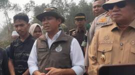 Menteri Kehutanan (Menhut) Raja Antoni