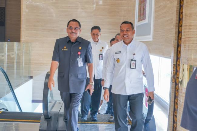 Ketua DPRD Kalsel H Supian HK  menghadiri Sosialisasi Tugas dan Fungsi Dewan Pertahanan Nasional (DPN) serta Kebijakan Umum Pertahanan Negara (Jakumhanneg) Tahun 2025–2029 di Hotel Grand Maya by Artotel, Banjarbaru, Rabu (14/10/2026) (SuarIndonesia/Ist)