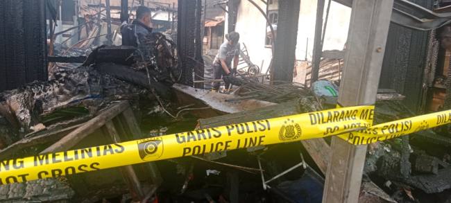 Rumah yang hangus di  kawasan Sutoyo S, Gang Swadaya Banjarmasin Barat, Jumat (16/10/2026)) dinihari SuarIndonesia/DO).