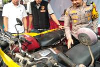 Kapolresta Banjarmasin Kombes Pol Riza Muttaqin didampingi Kasat Reskrim Kompol Eru Alsepa memeriksa barang bukti, Rabu (21/10/2026) (SuarIndonesia/YI)