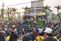 ksi unjuk rasa menanas depan Rumah Banjar, Banjarmasin, Kamis (22/10/2026), (SuarIndonesia/YI sekitar pukul 16.40 WITA