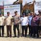 Menhan Sjafrie Sjamsoeddin bersama Jaksa Agung Sanitiar Burhanuddin Panglima TNI Jenderal TNI Agus Subiyanto, dan Kapolri Jendral Suyudi Ari Seto, dan Gubernur Papua Tengah Meki Nawipa berpose besama usai penutupan aktifitas pertambangan PT Kristalin, Kamis (22/10/2026). (Foto: Antara/Ali N Ichsan)