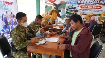 PT Cipta Kridatama (CK), bagikan sembako dan cek kesehatan gratis di Sungai Loban Kecamatan Sungai Loban, Kabupaten Tanah Bumbu, Kalimantan Selatan, Jumat (23/10/2026). SuarIndonesia/Istimewa 