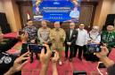 Gubenrrur Kalsel , H Muhidin, Kapolda  Irjen Pol DR Rosyanto Yudha Hermawan,  Rektor Universitas ULM, Prof. (Adj.) Dr. Iwan Aflanie, dr, M.Kes, Sp.F, SH., beserta pimpinan kampus serta pejabat lainnya. (SuarIndonesia/ZI)
