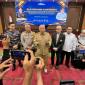 Gubernur Kalsel , H Muhidin, Kapolda  Irjen Pol DR Rosyanto Yudha Hermawan,  Rektor Universitas ULM, Prof. (Adj.) Dr. Iwan Aflanie, dr, M.Kes, Sp.F, SH., beserta pimpinan kampus serta pejabat lainnya. (SuarIndonesia/ZI)
