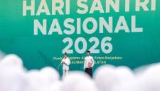 Menteri Koordinator Bidang Pemberdayaan Masyarakat (Menko PM) A Muhaimin Iskandar batau Cak Imin dalam rangka Peringatan Hari Santri di Pondok Pesantren Al Falah Putera Banjarbaru, Kalimantan Selatan, Sabtu (24/10/2026). (Foto: Kemenko PMK)