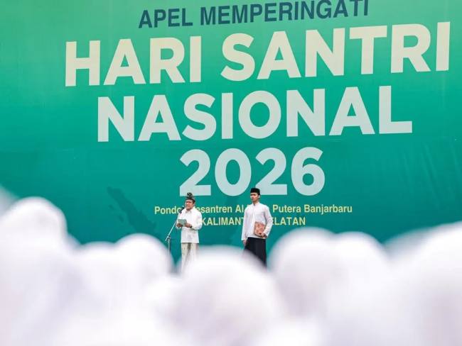 Menteri Koordinator Bidang Pemberdayaan Masyarakat (Menko PM) A Muhaimin Iskandar batau Cak Imin dalam rangka Peringatan Hari Santri di Pondok Pesantren Al Falah Putera Banjarbaru, Kalimantan Selatan, Sabtu (24/10/2026). (Foto: Kemenko PMK)
