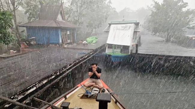 Hujan mengguyur Kotawaringin Barat. (Foto: Istimewa)
