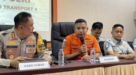 Kasi Ops Basarnas Banjarmasin Arianto saat jumpa pers pencarian korban KM Virgo, Jumat (2/10/2026). (Foto: detikKalimantan/Khairun Nisa)

