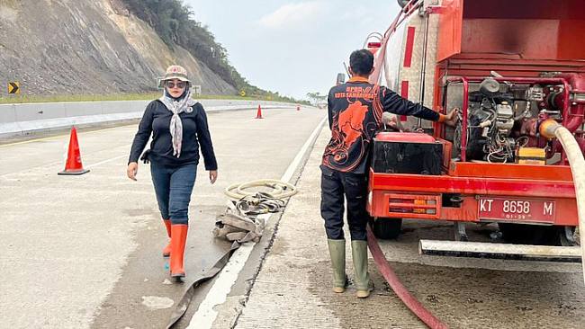 Nina (43), perempuan yang tergabung dalam Srikandi BPBD Samarinda. (Foto: dokumentasi pribadi)