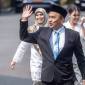 Aktivis Syahganda Nainggolan menyapa wartawan sebelum mengikuti pelantikan sebagai Kepala Badan Komunikasi Pemerintah (Bakom) dan Dewan Pertimbangan Presiden (Wantimpres) di Istana Negara, Jakarta, Jumat (2/10/2026). (Foto: Antara/Bayu Pratama S)