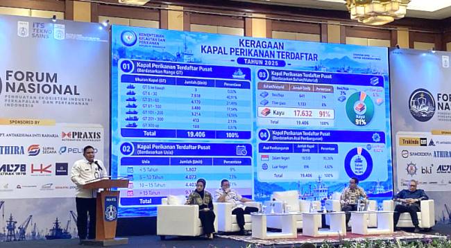 Direktur Kapal Perikanan dan Alat Penangkapan Ikan Kementerian Kelautan dan Perikanan Mochamad Idnillah menyampaikan paparan dalam forum nasional industri perkapalan di Jakarta, Rabu (21/10/2026). (Foto: Antara/Shofi Ayudiana)