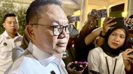 Menteri Koordinator Bidang Politik dan Keamanan (Menko Polkam) Dudung Abdurachman menjawab pertanyaan wartawan setelah mengikuti rapat terbatas di Istana Kepresidenan RI, Jakarta, Senin (12/10/2026). (Antara/Genta Tenri M)