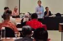 Wamenko Bidang Pangan Hanif Faisol Nurofiq berbicara tentang penyusunan strategi baru tangani karhutla. (Foto: MC Kalsel)
